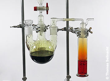 Chlorgas durch Kaliumbromidlösung leiten