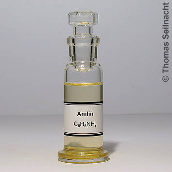 Flasche mit Anilin