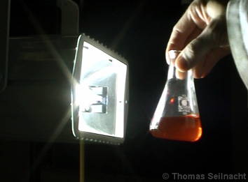 Brom in Hexanlösung und UV-Licht