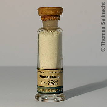 Phthalsäure in Flasche