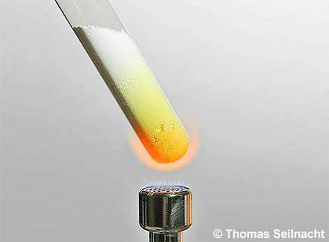 Thermochromie beim Erhitzen von Zinkoxid