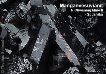 Manganvesuvianit aus der N'Chwaning Mine II